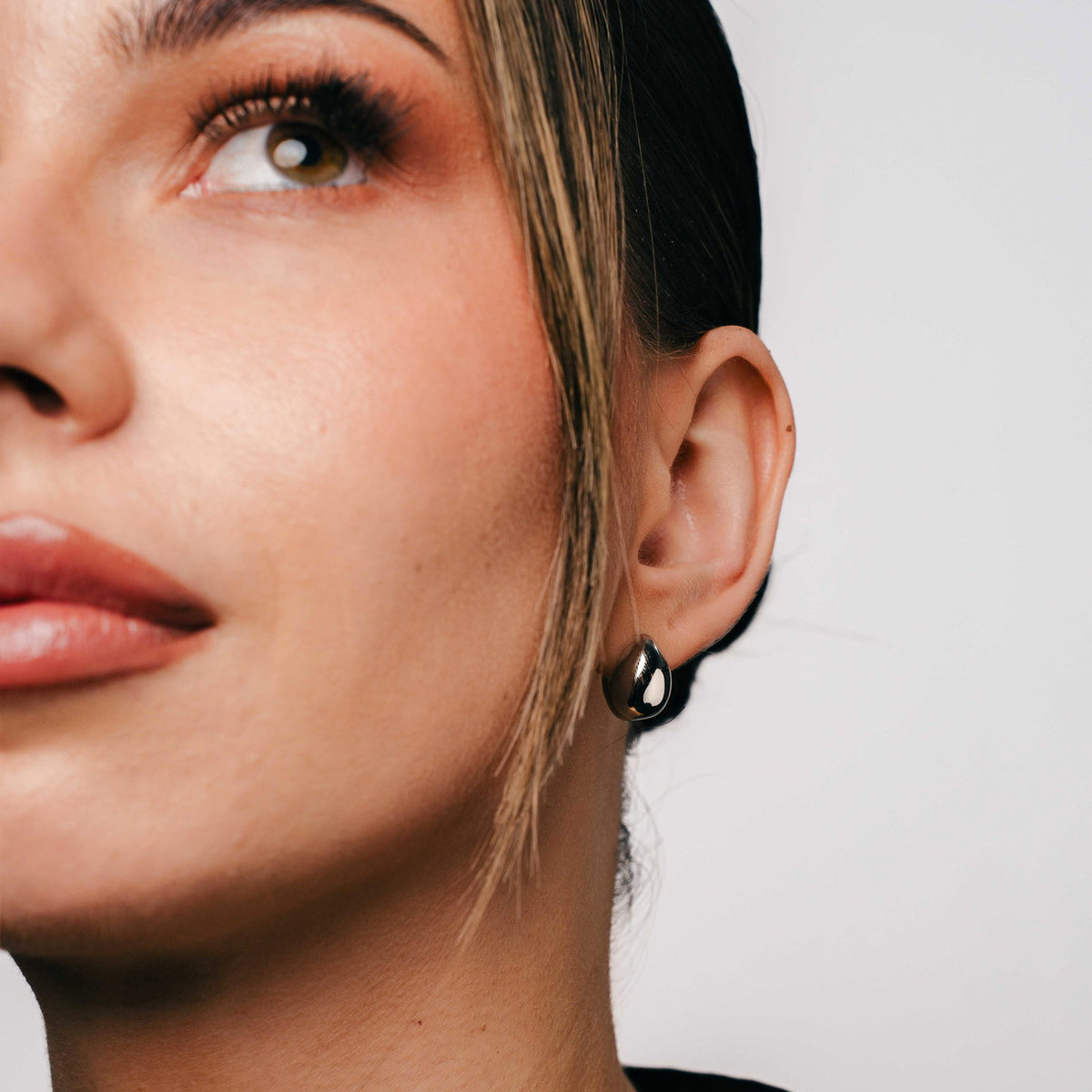 Studio Ball øredobber i 925 sølv, dråpeform, 13 mm, bilde 2 av 4