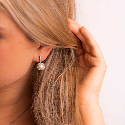 Firenze øredobber i sølv med perle 992238 - Bjerveur.noFirenze øredobber i sølv med perle 992238