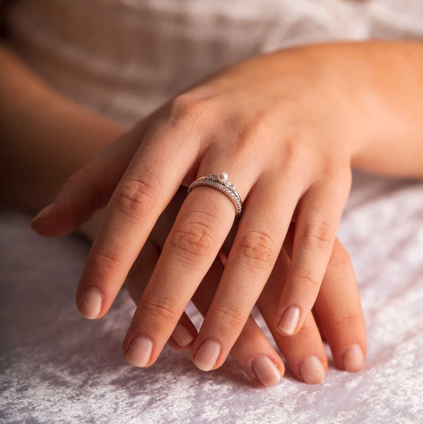 Modena ringer med perle og zirkonia 991943 - Bjerveur.noModena ringer med perle og zirkonia 991943