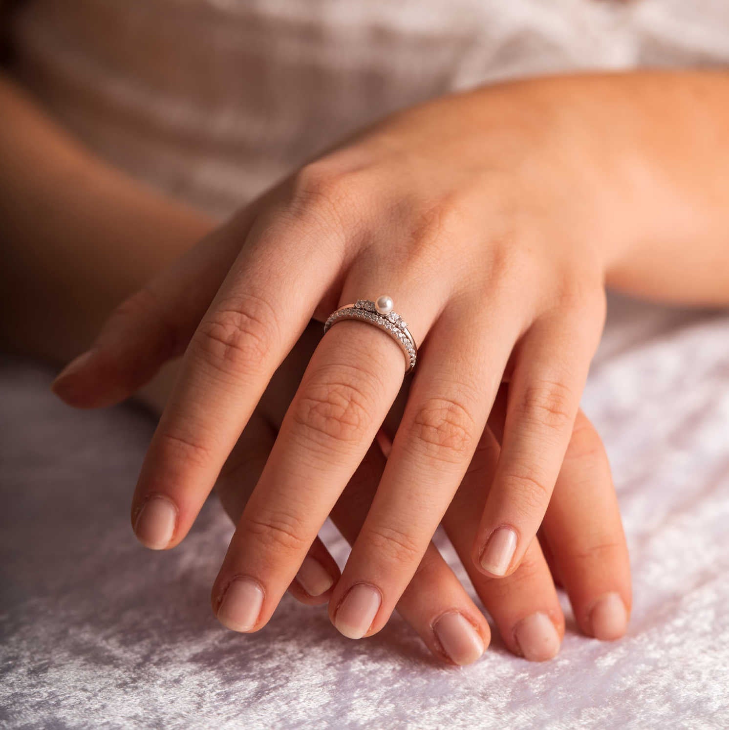 Modena ringer med perle og zirkonia 991943 - Bjerveur.noModena ringer med perle og zirkonia 991943