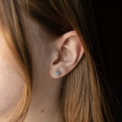 Øredobber i gull med diamant 0.12 ct WSI 24150009 - Bjerveur.noØredobber i gull med diamant 0.12 ct WSI 24150009