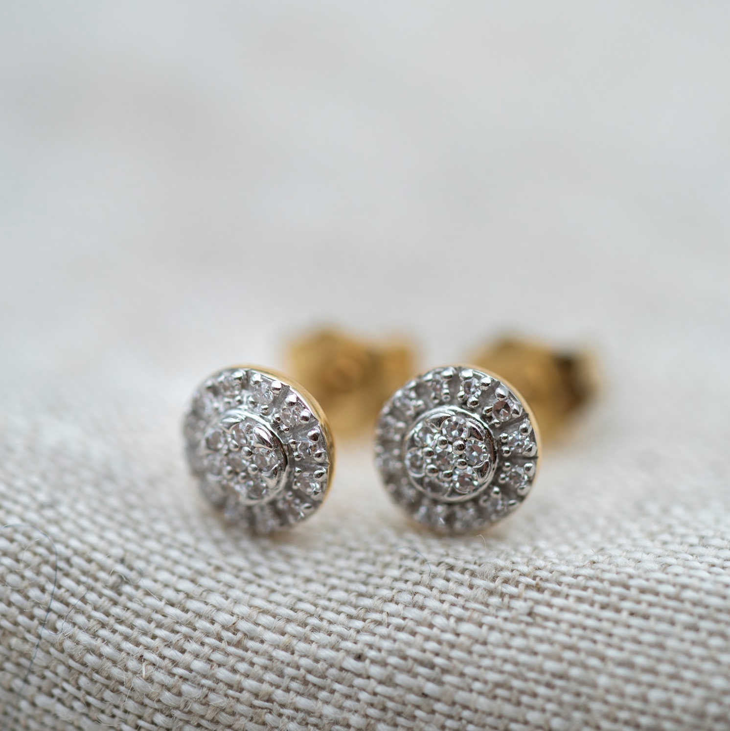 Øredobber i gull med diamant 0.12 ct WSI 24150009 - Bjerveur.noØredobber i gull med diamant 0.12 ct WSI 24150009