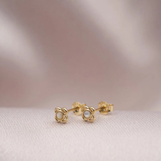 Øredobber i sølv med perlemor kløver - Bjerveur.noØredobber i sølv med perlemor kløver