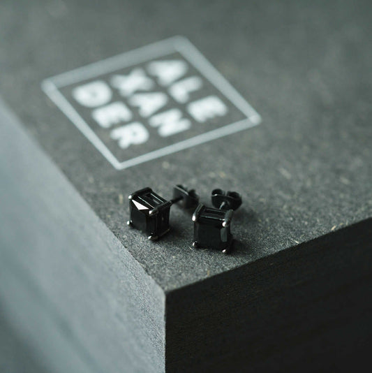 ØREDOBBER I STÅL MED SORT ZIRKONIA M 972545 - Bjerveur.noØREDOBBER I STÅL MED SORT ZIRKONIA M 972545