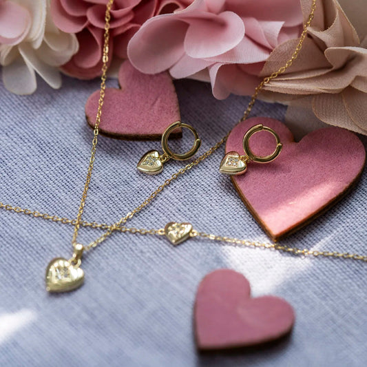 Øreringer med zirkonia hjerte - Bjerveur.noØreringer med zirkonia hjerte