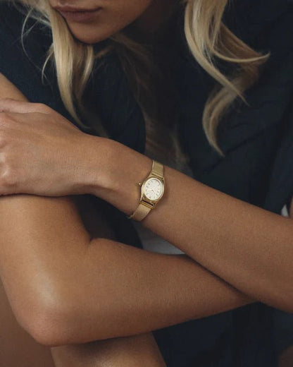 Retro Mesh Gullfarget / Hvit 19 x 28,5mm SKU | MB0253 - Bjerveur.noRetro Mesh Gullfarget / Hvit 19 x 28,5mm SKU | MB0253