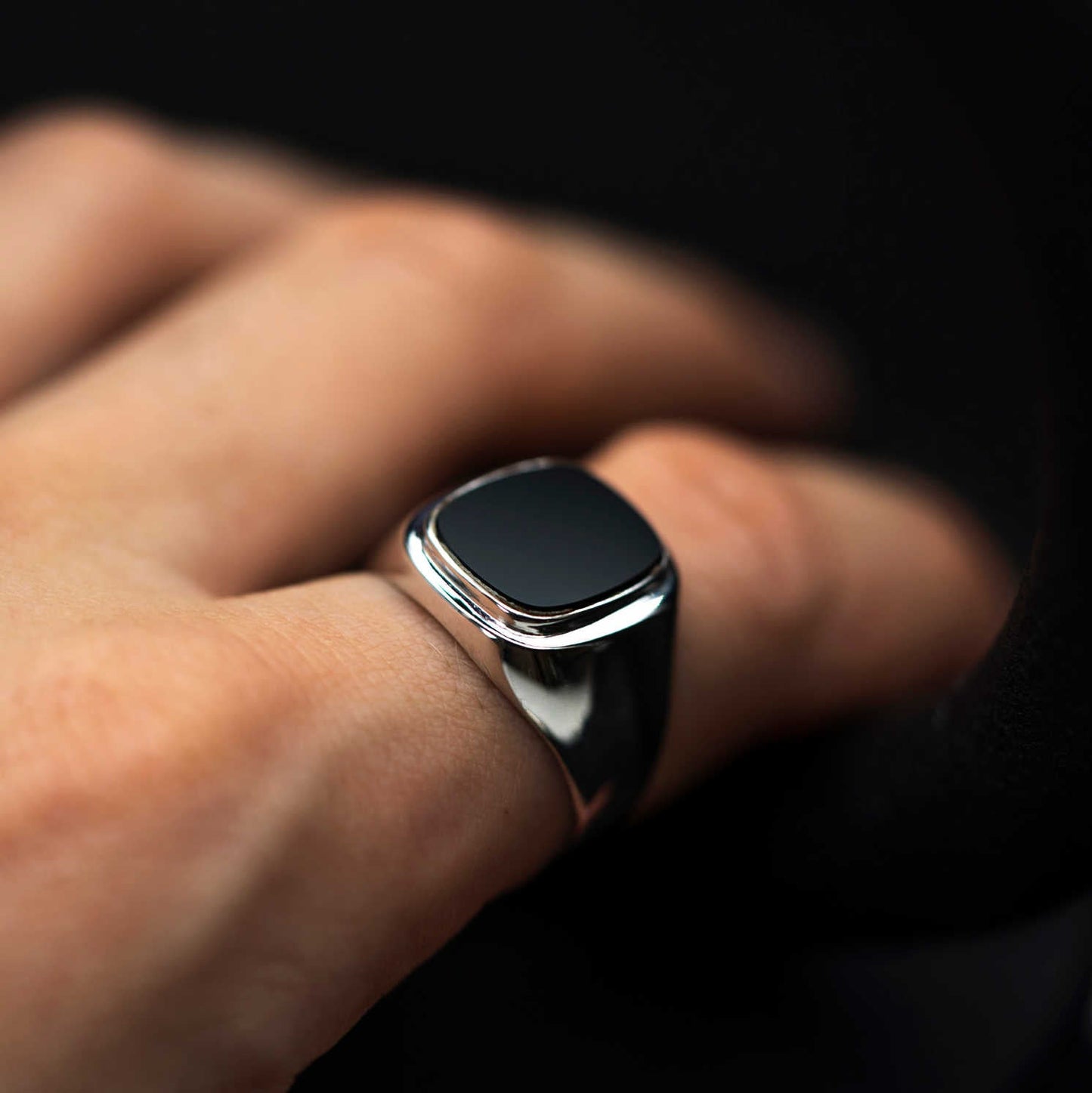 RING I GULL MED ONYX 1275044 - 21 - Bjerveur.noRING I GULL MED ONYX 1275044 - 21