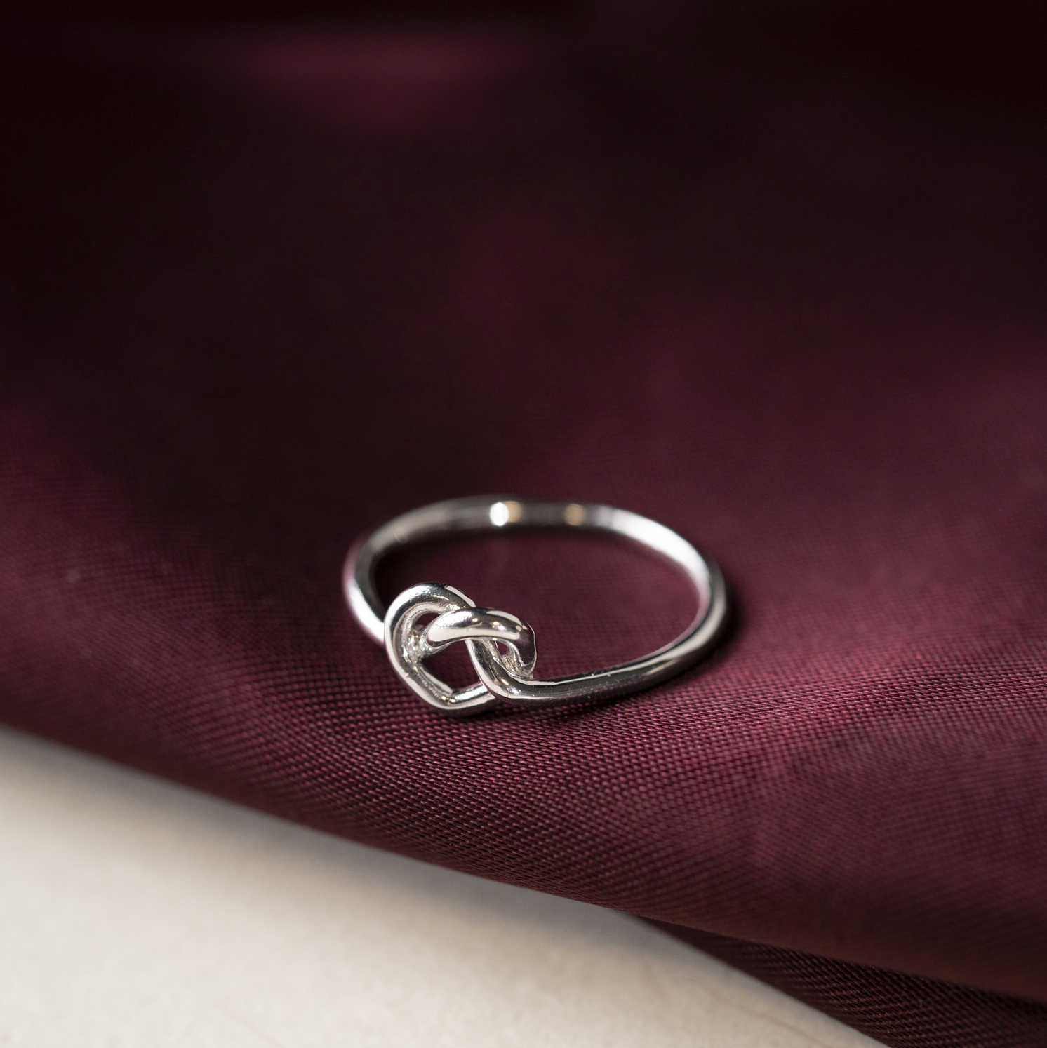 Ring i sølv knutehjerte 992358 - Bjerveur.noRing i sølv knutehjerte 992358