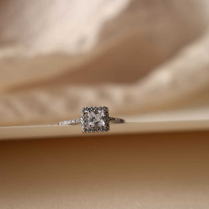 Ring med zirkonia Luxe 992356 - Bjerveur.noRing med zirkonia Luxe 992356