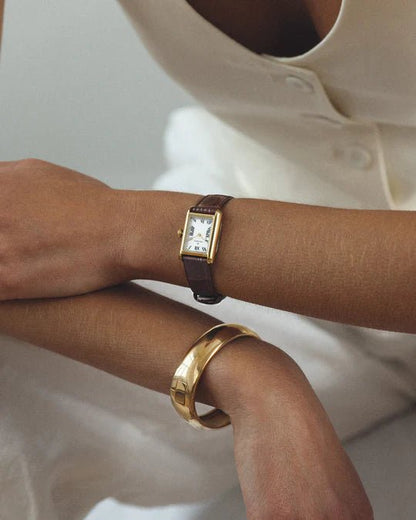 Tidløs Brun Lær Gullfarget / Hvit 19 x 28 mm SKU | MB0247 - Bjerveur.noTidløs Brun Lær Gullfarget / Hvit 19 x 28 mm SKU | MB0247