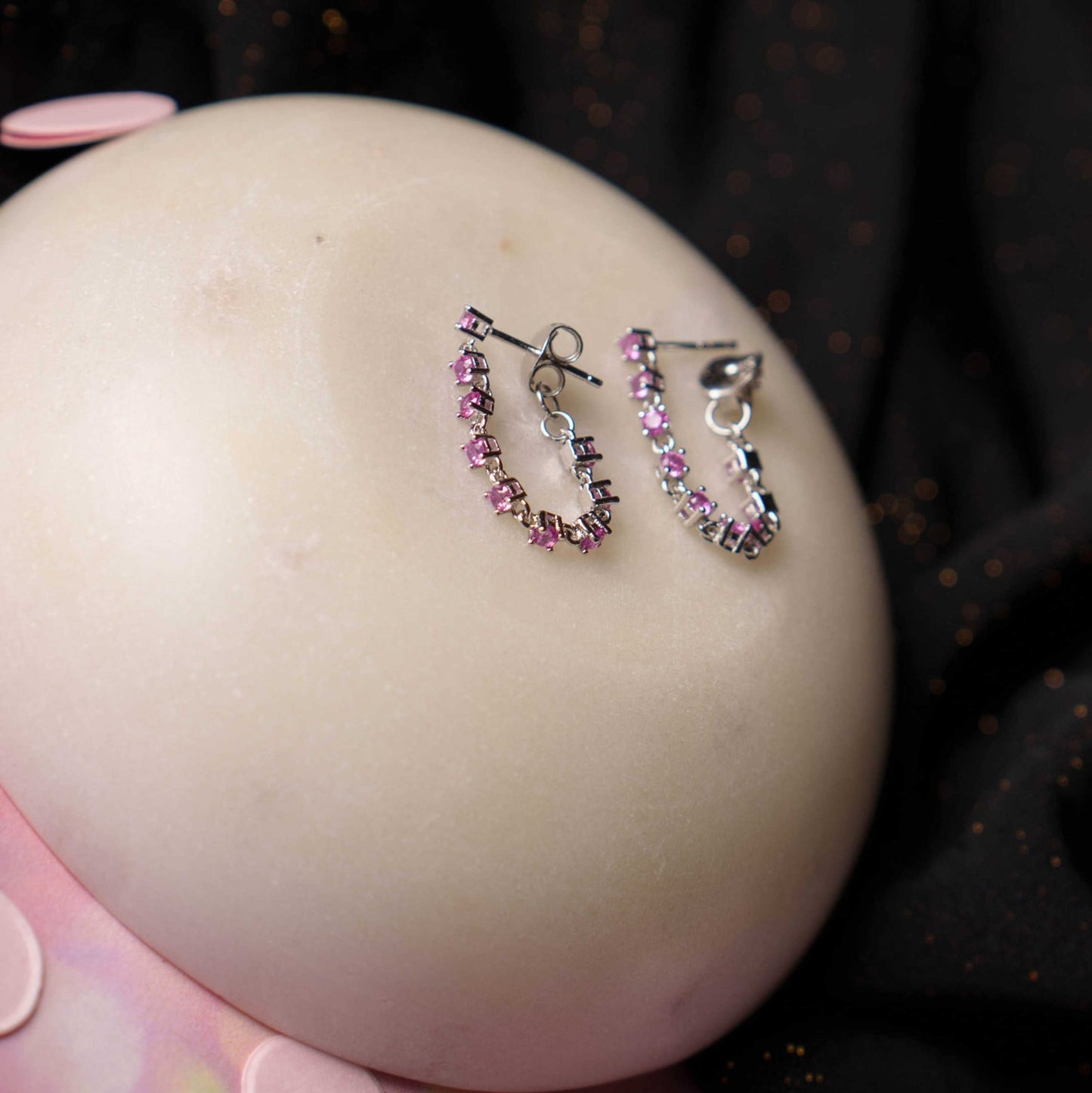 Zela øredobber med rosa zirkonia 992473 - Bjerveur.noZela øredobber med rosa zirkonia 992473